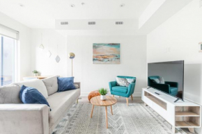 Luxury 3BR Apt with Netflix - near High Park